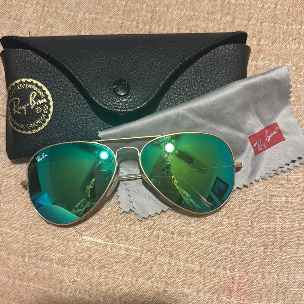 Ray-Ban Gold Aviator Sunglasses with Green Mirrored Lenses
